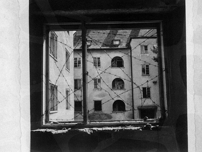 Eisenstadt, Innenhof eines kriegsbeschädigten Wohnhauses