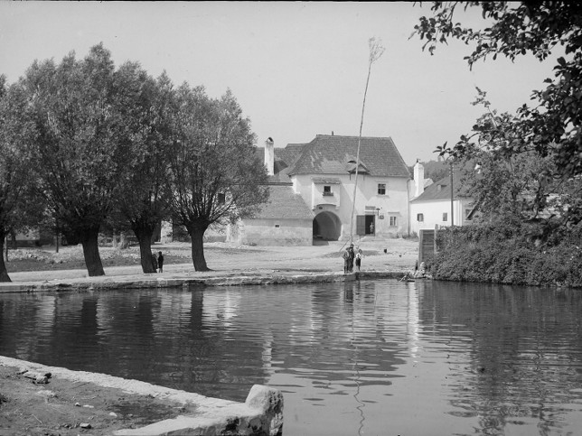 Kleinhöflein, Dorfteich um 1930