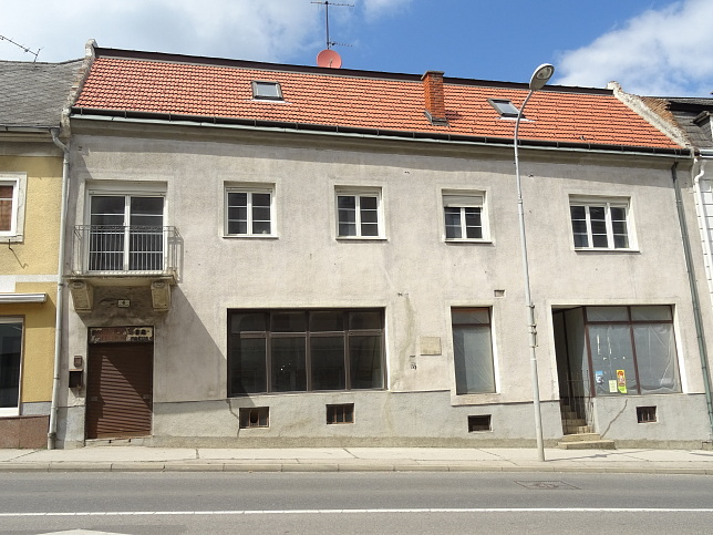 Brgerhaus, Esterhazystrae 4