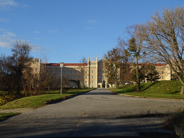 Martinkaserne